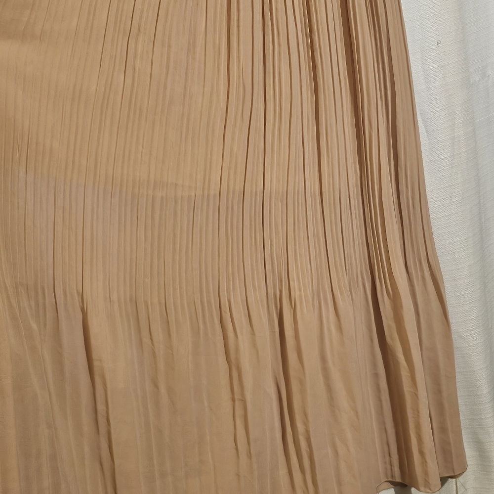 NWT DRESS - Picture 6 of 8